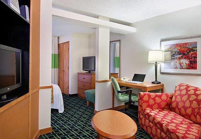 Fairfield Inn And Suites By Marriott Tampa North Temple Terrace Dış mekan fotoğraf