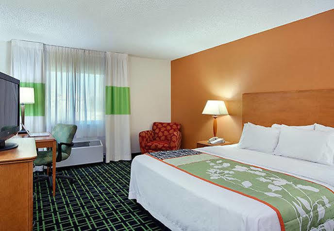 Fairfield Inn And Suites By Marriott Tampa North Temple Terrace Dış mekan fotoğraf